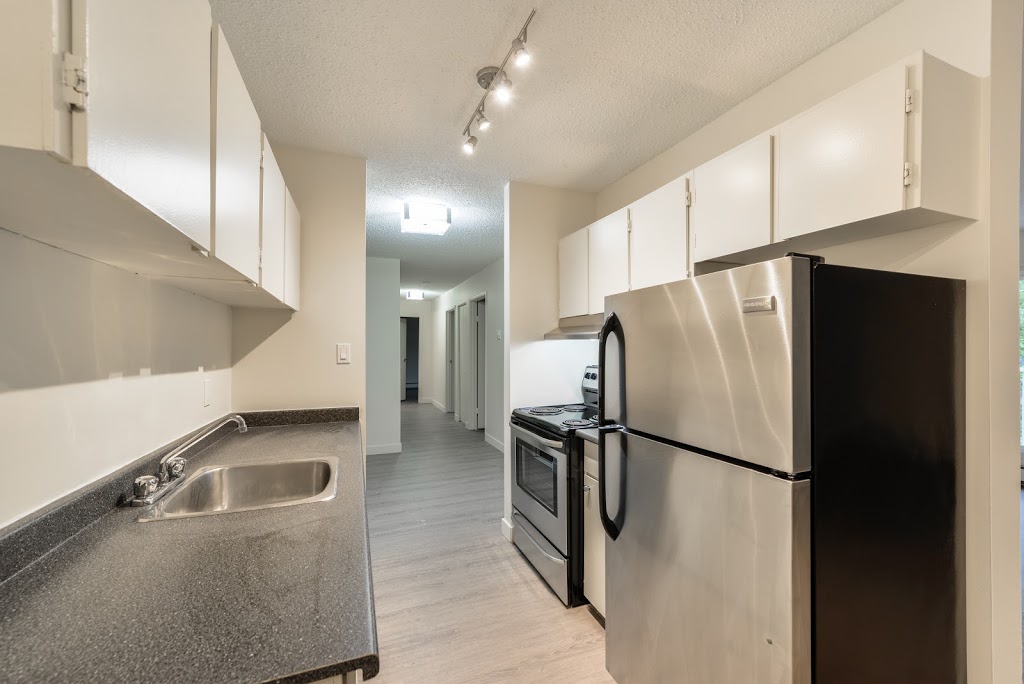 Pembroke Estates | 8630 182 St NW, Edmonton, AB T5T 1M3, Canada | Phone: (780) 413-9365