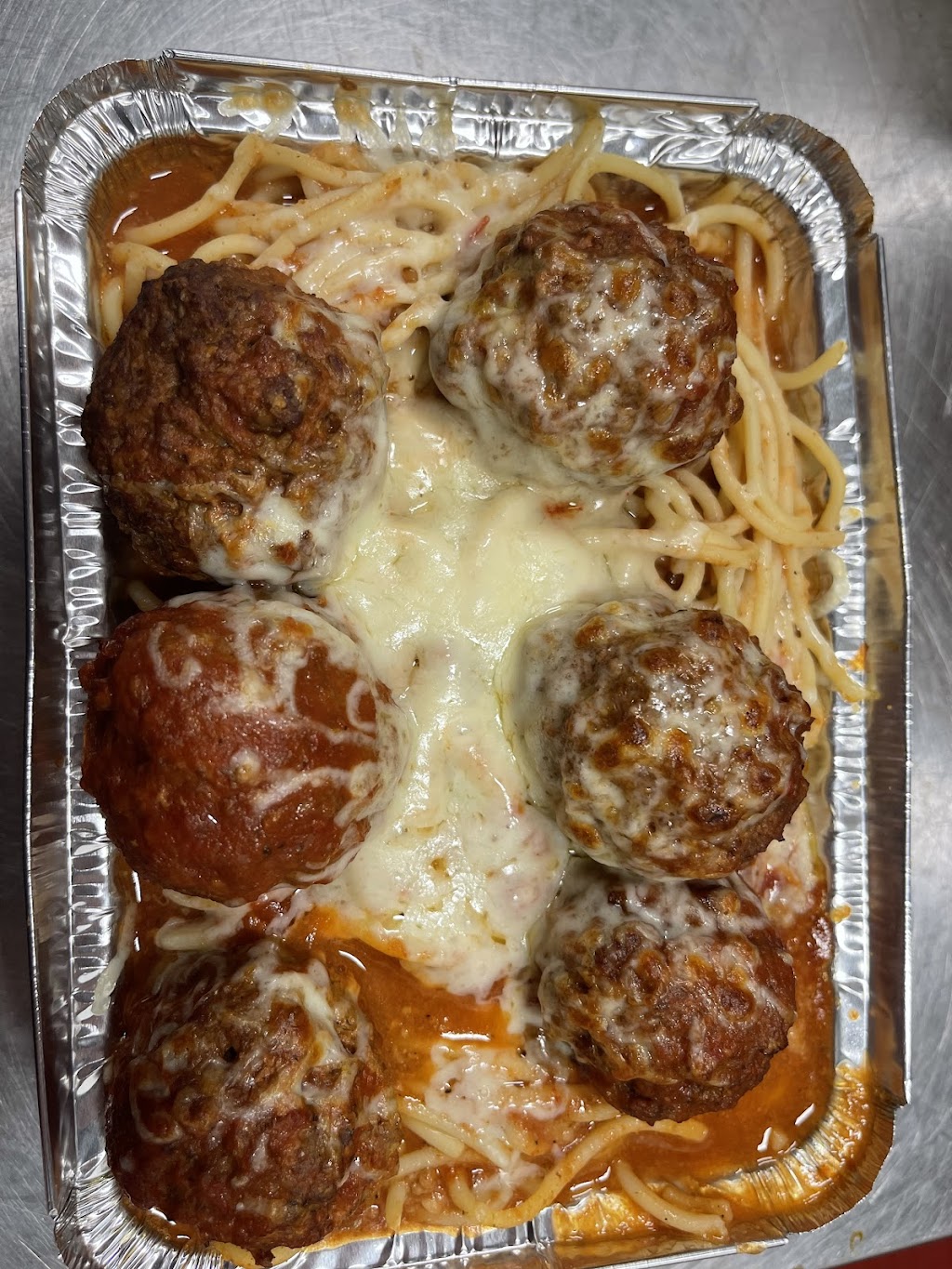 Doogies Kitchen | 2958 Henderson Hwy, East Saint Paul, MB R2E 0C6, Canada | Phone: (204) 615-6780