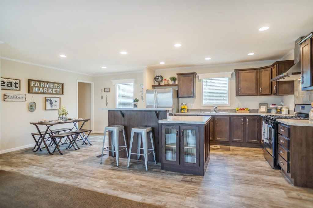 Pinewood on the Lake | 2109 Redwood Ave, Columbus, MI 48063, USA | Phone: (586) 430-5094