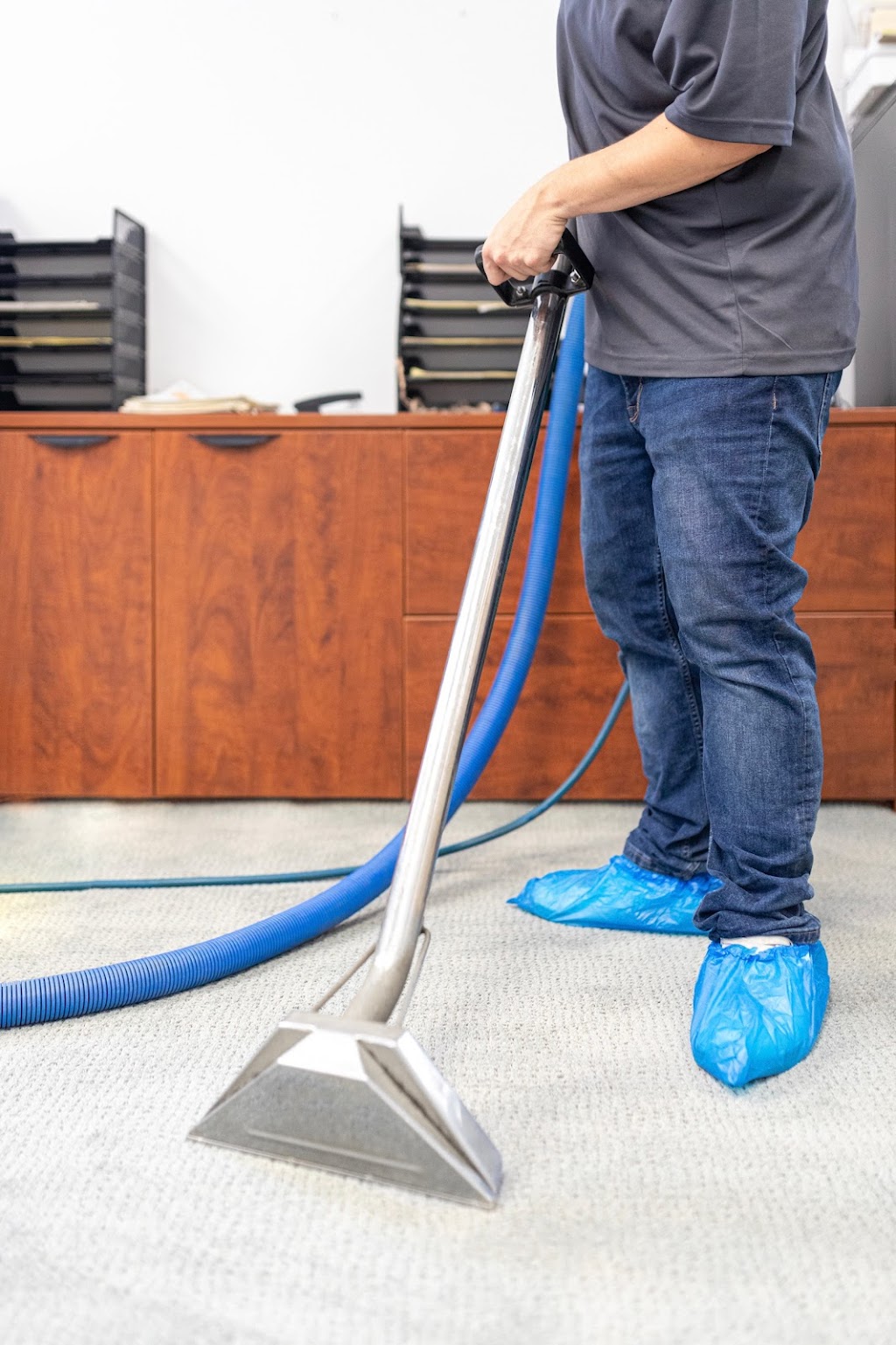 Royal Nettoyage | 100 Boul Hymus K, Pointe-Claire, QC H9R 1E4, Canada | Phone: (514) 875-0000