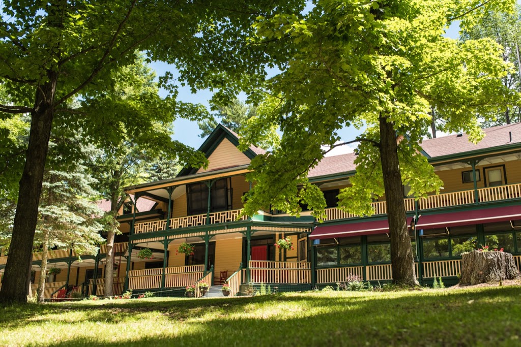 The Opinicon | 1697 Chaffeys Lock Rd, Elgin, ON K0G 1E0, Canada | Phone: (613) 359-5233