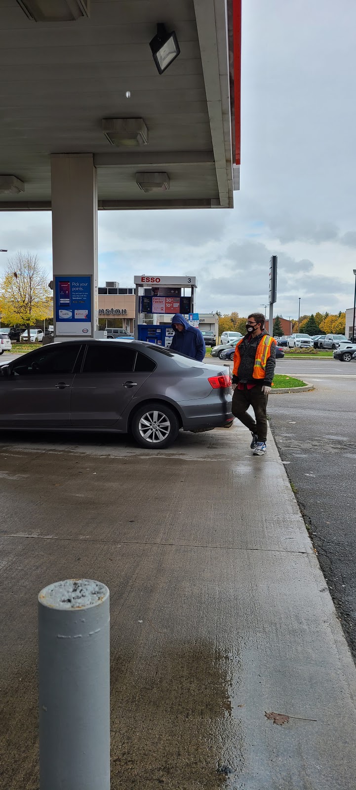 Esso | 1341 Upper James St, Hamilton, ON L9C 3B3, Canada | Phone: (905) 318-9832