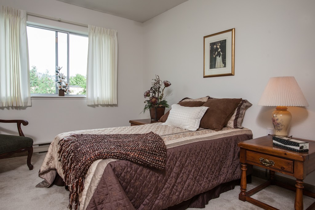 Okanagan Chateau Retirement Residence | 2100 Benvoulin Ct, Kelowna, BC V1W 3A4, Canada | Phone: (250) 862-9088