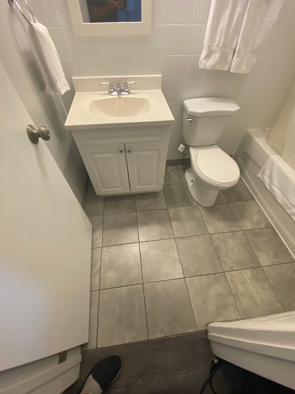 Studio 1 Motel | 1144 Division St, Cobourg, ON K9A 4J9, Canada | Phone: (905) 372-5533