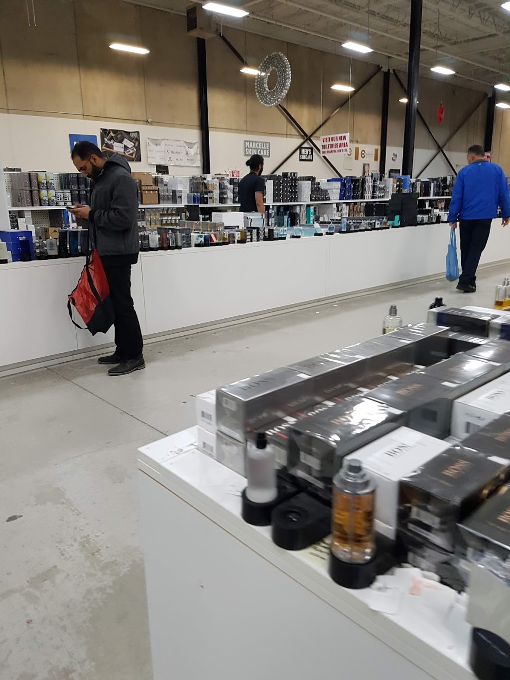 Fragrance Club | 135 Commerce Valley Dr E Suit#2, Thornhill, ON L3T 7T4, Canada | Phone: (905) 762-1605