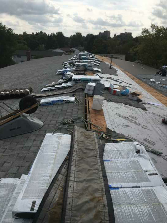 Royal family roofing | 122 Brookmill Blvd, Scarborough, ON M1W 2K5, Canada | Phone: (647) 968-5801
