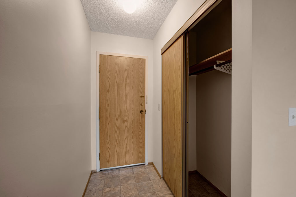Gateway Square Apartment Homes | 4 Grange Dr, St. Albert, AB T8N 3W9, Canada | Phone: (780) 851-3514