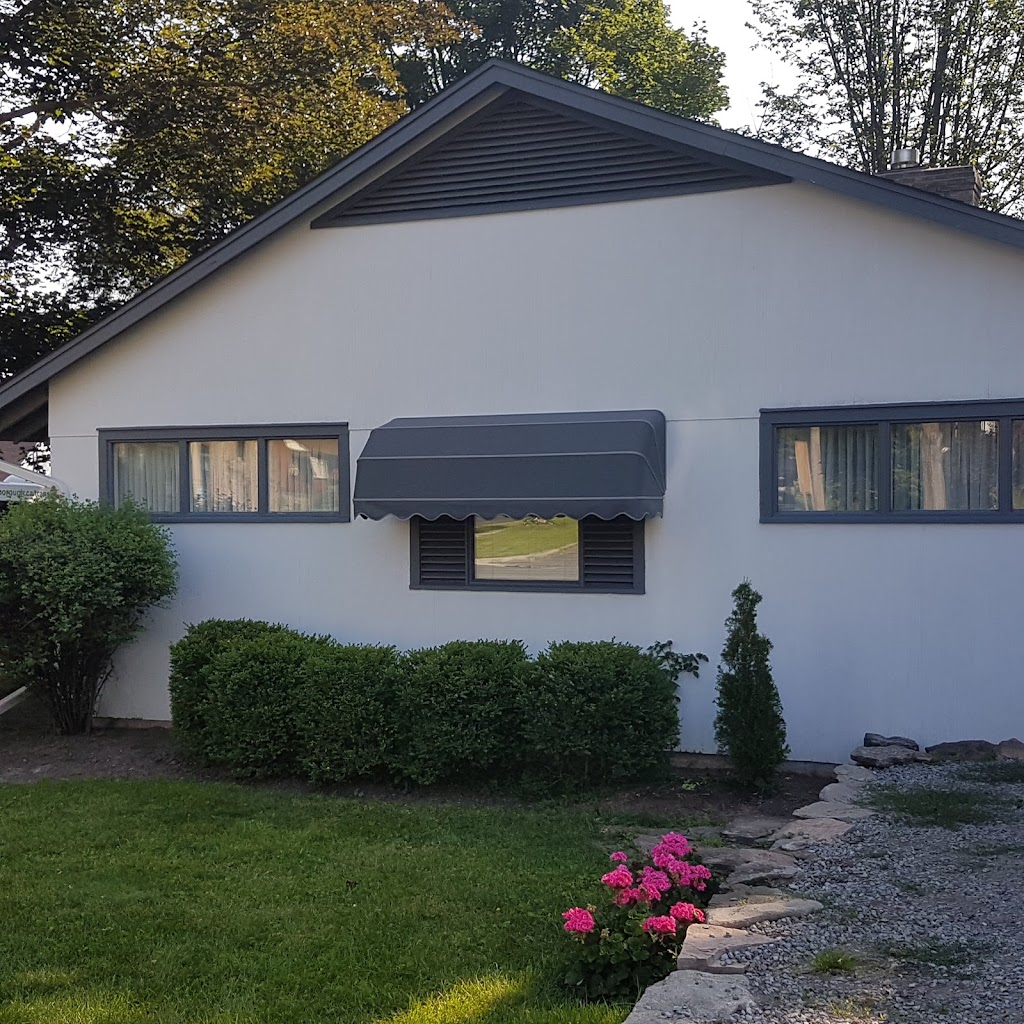 Lester Awnings | 1582 Chemong Rd, Peterborough, ON K9J 6X2, Canada | Phone: (705) 742-5405
