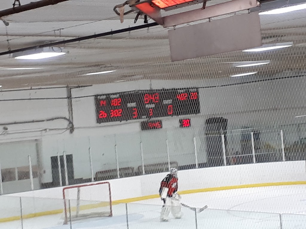 Larry Robinson Arena | 2785 8th Line Rd, Metcalfe, ON K0A 2P0, Canada | Phone: (613) 821-1237