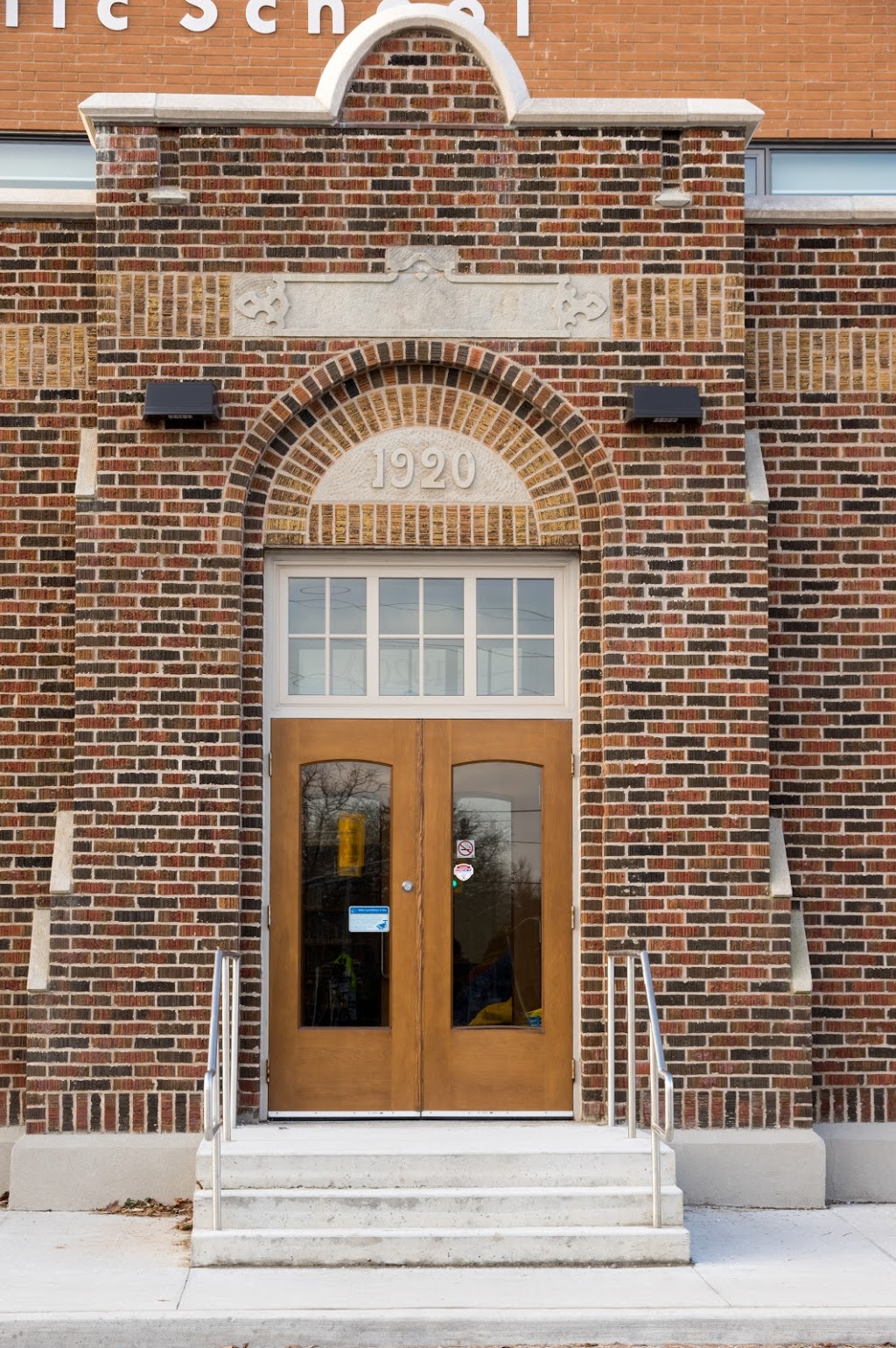 Martin Street Junior Public School | 184 Martin St, Milton, ON L9T 2R4, Canada | Phone: (905) 878-8191