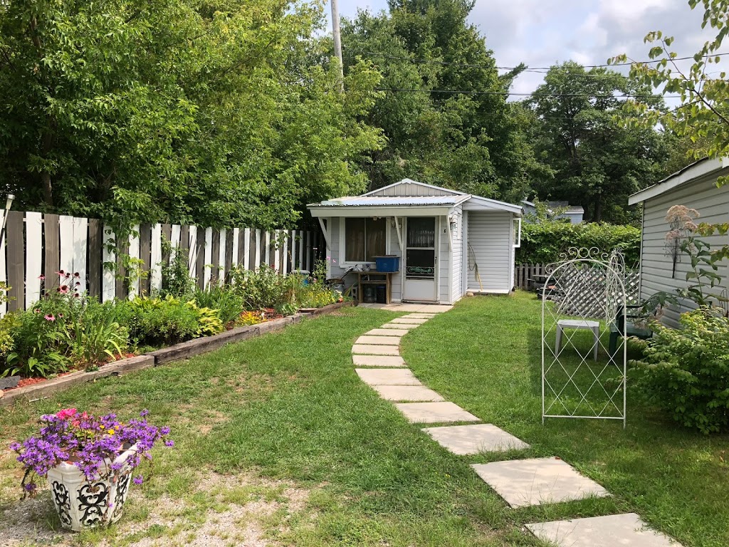 Oakwood Motel | 1060 Muskoka Rd S, Gravenhurst, ON P1P 1K6, Canada | Phone: (705) 687-4224