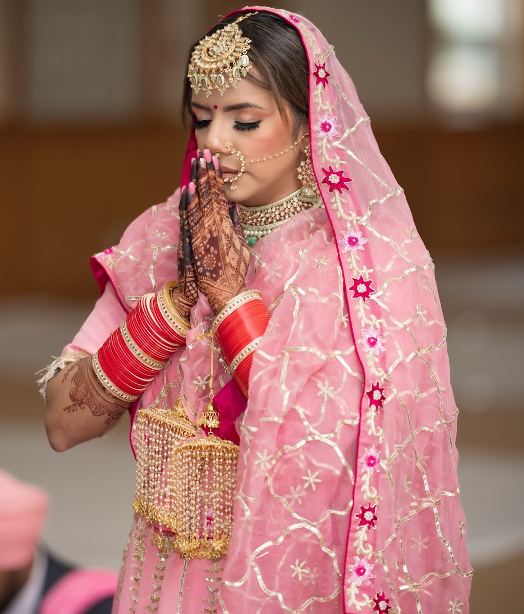 Saarastudio | 1227 37a Ave NW, Edmonton, AB T6T 0G3, Canada | Phone: (431) 337-4044