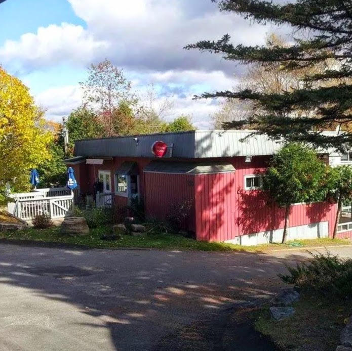 Bar de la Vallée | 520 Rue Principale, Saint-Sauveur, QC J0R 1R5, Canada | Phone: (450) 227-5998