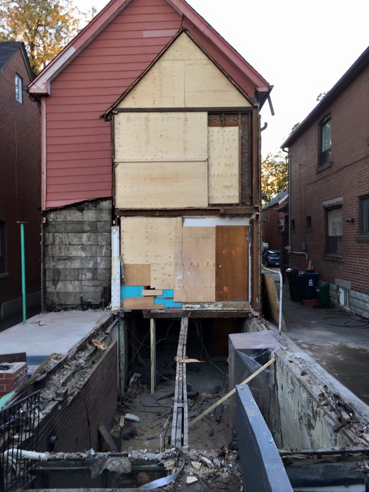 Acez Demolition and Renovation companies | 25 Portland St, Etobicoke, ON M8Y 1A6, Canada | Phone: (416) 894-4026