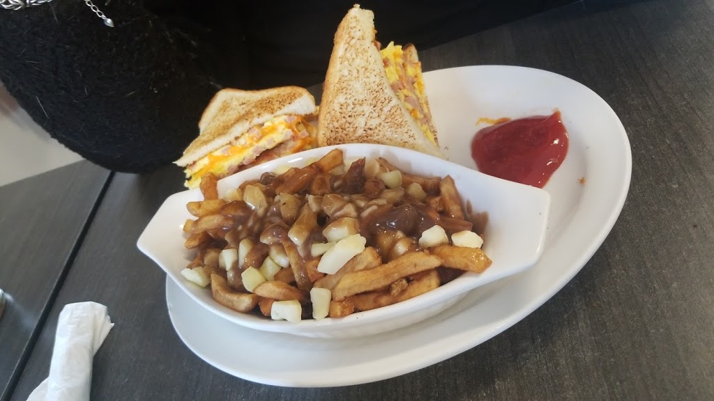 Reds pancakes to cupcakes | 2223 Hamilton Rd, Trenton, ON K8V 5P8, Canada | Phone: (613) 392-1733