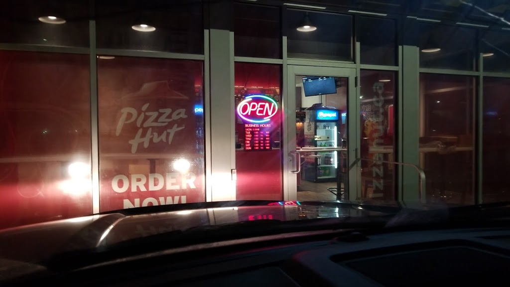 Pizza Hut | 155 Cargill Rd Unit 4, Winkler, MB R6W 1K2, Canada | Phone: (204) 331-1453