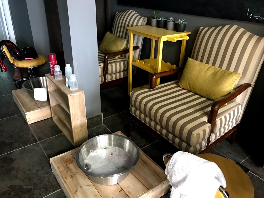 The Beaches Salon & Spa | 2823 Kingston Rd, Scarborough, ON M1M 1N2, Canada | Phone: (647) 550-9828
