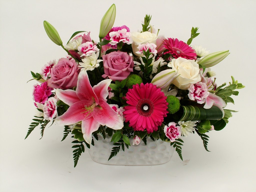 Russells Flower Shop | 1421 Main St E, Hamilton, ON L8K 1C2, Canada | Phone: (905) 547-1239