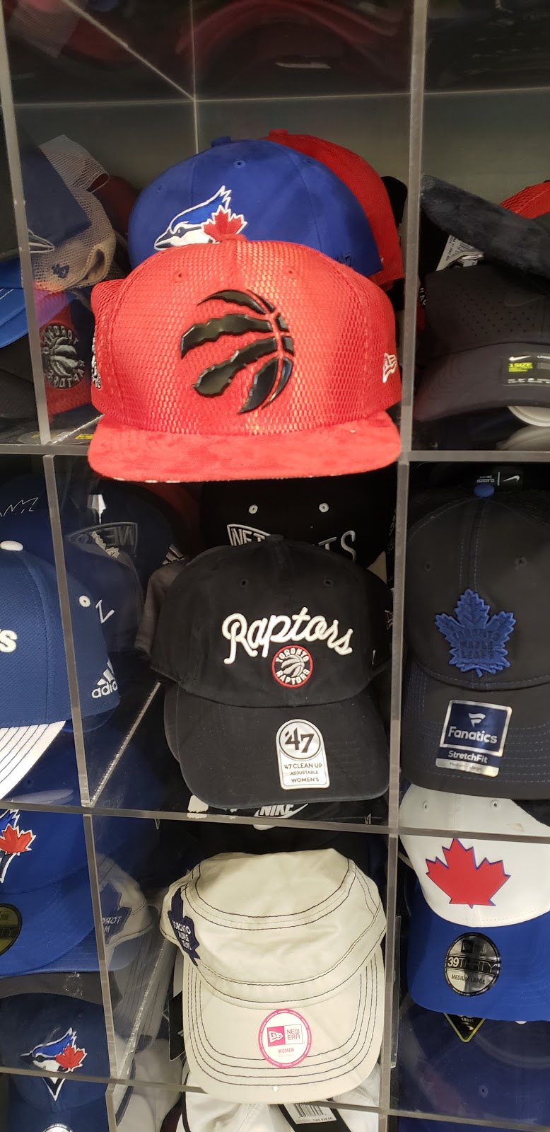 Lids | The Promenade, 1 Promenade Cir, Thornhill, ON L4J 4P8, Canada | Phone: (905) 886-7118