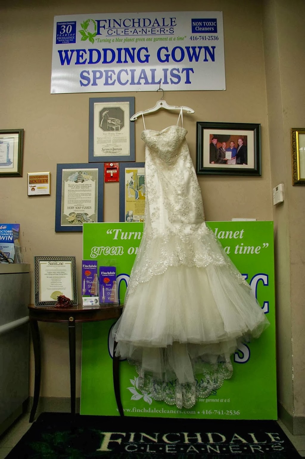 Finchdale Cleaners | 2580 Finch Ave W, North York, ON M9M 2G3, Canada | Phone: (416) 741-2536