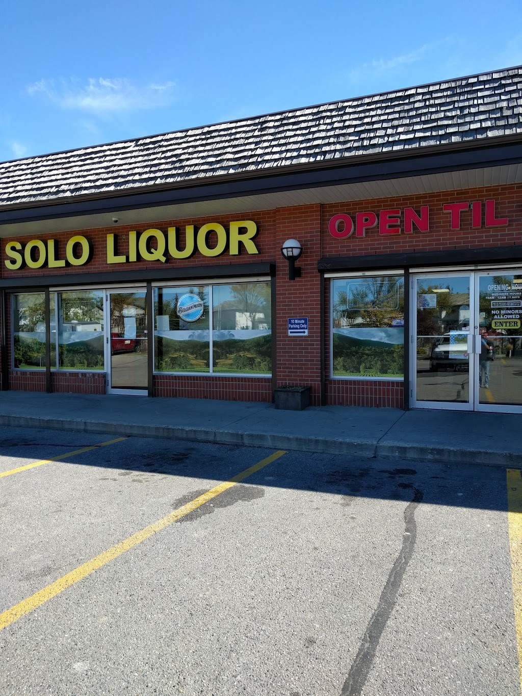 Solo Liquor Douglasdale | 3451 Douglasdale Blvd SE Unit 7, Calgary, AB T2Z 4J1, Canada | Phone: (403) 236-8799
