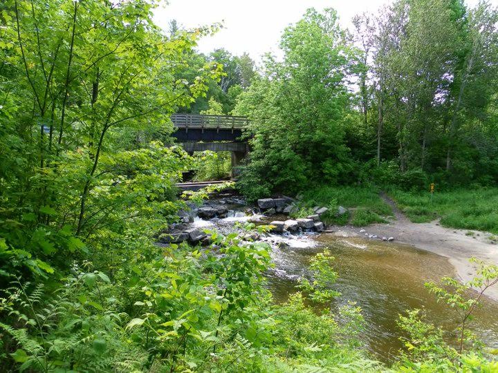 Bell Falls | 1927 Rosemount Rd, Waubaushene, ON L0K 2C0, Canada | Phone: (705) 538-2898