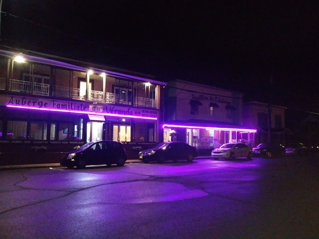 Auberge La Veranda | 313 Rue Loranger, Trois-Rivières, QC G8T 3V8, Canada | Phone: (819) 376-3133