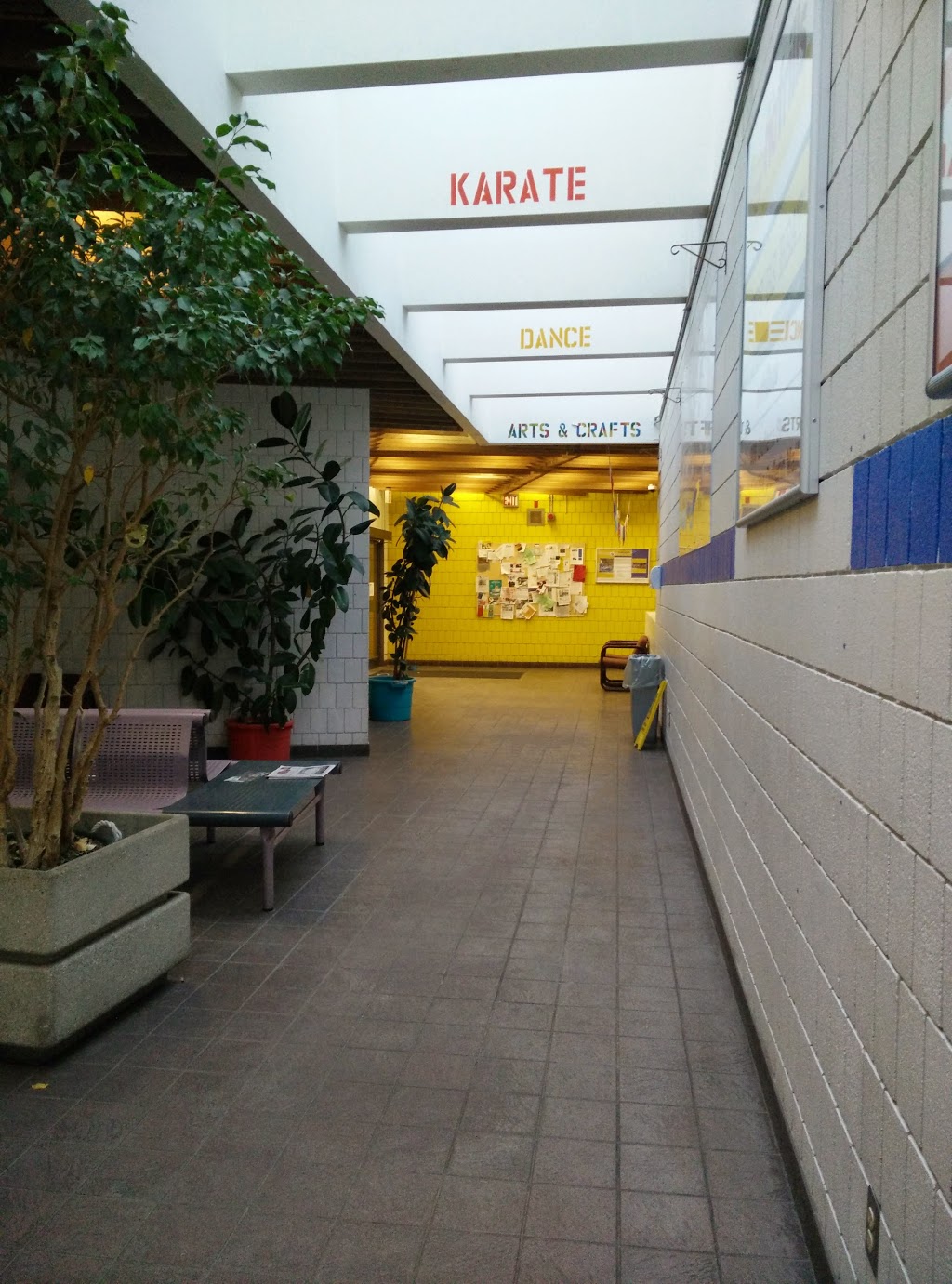 Wallace Emerson Park | 1260 Dufferin St, Toronto, ON M6H 4C3, Canada | Phone: (416) 338-4386