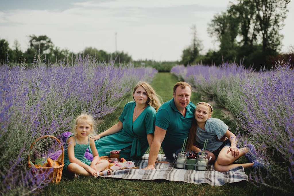Moments To Frames Photography | 515 Rue Hyman Drive, Dollard-des-Ormeaux, QC H9B 1W6, Canada | Phone: (438) 728-7578
