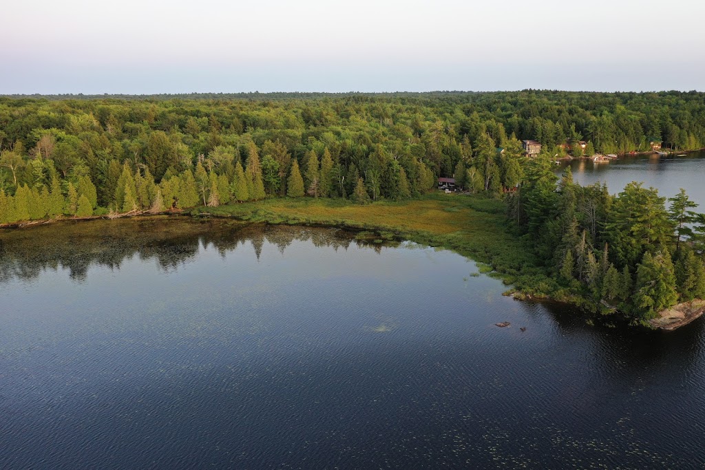 The Lighthouse Cottages and Camping | 532 E Bear Lake Rd, Sprucedale, ON P0A 1Y0, Canada | Phone: (705) 685-1176
