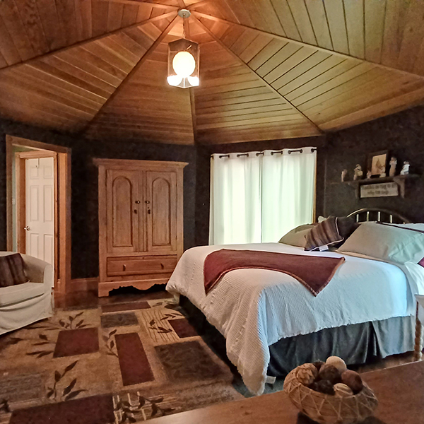 Consider the Lilies Bed and Breakfast | 16571 Ninth Line, Whitchurch-Stouffville, ON L4A 3N8, Canada | Phone: (416) 456-7167