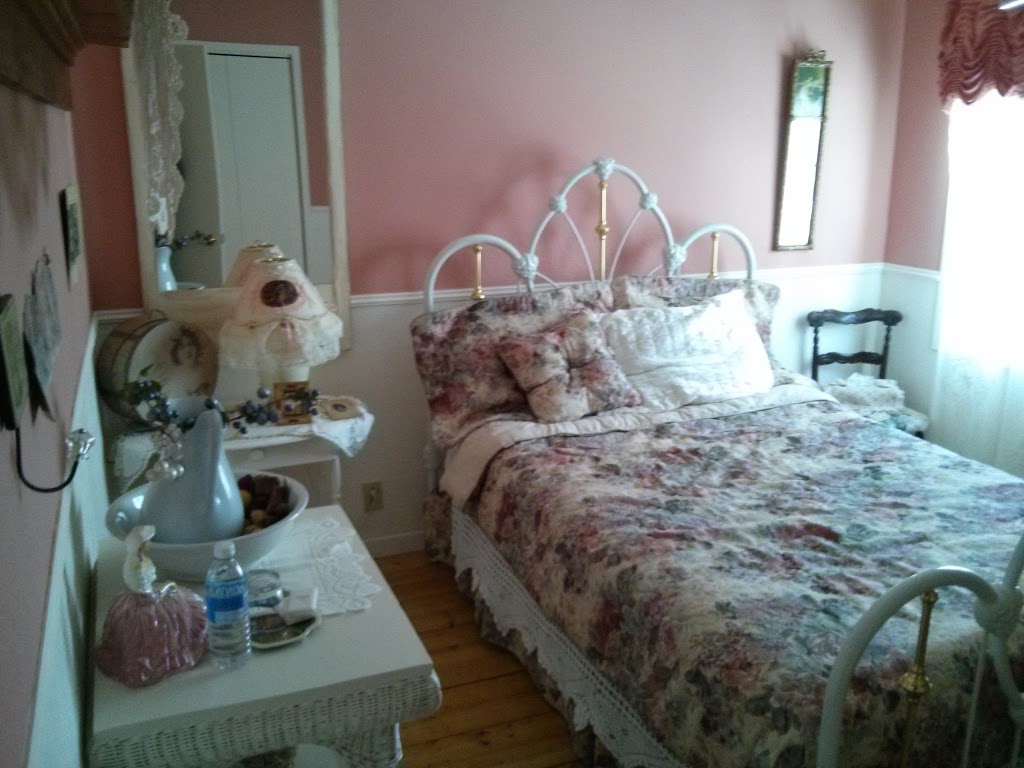 Gite La Serenade | 8835 35e Av, Saint-Georges, QC G5Y 5C2, Canada | Phone: (418) 228-1059