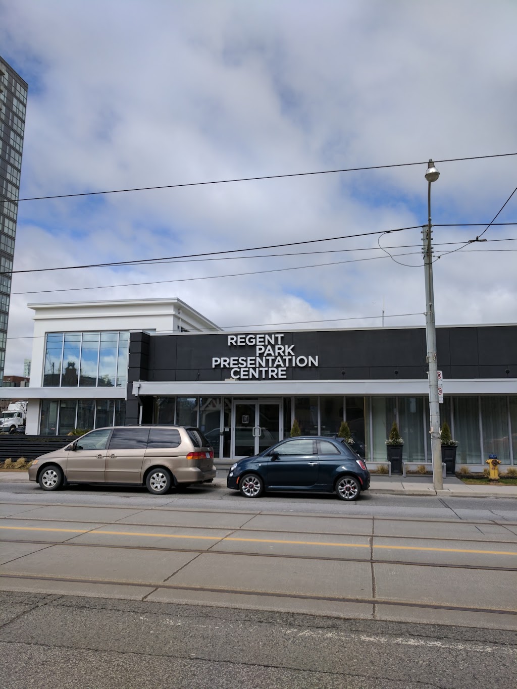 One Cole Condominium | 500 Dundas St E, Toronto, ON M5A 2B4, Canada | Phone: (416) 955-0559
