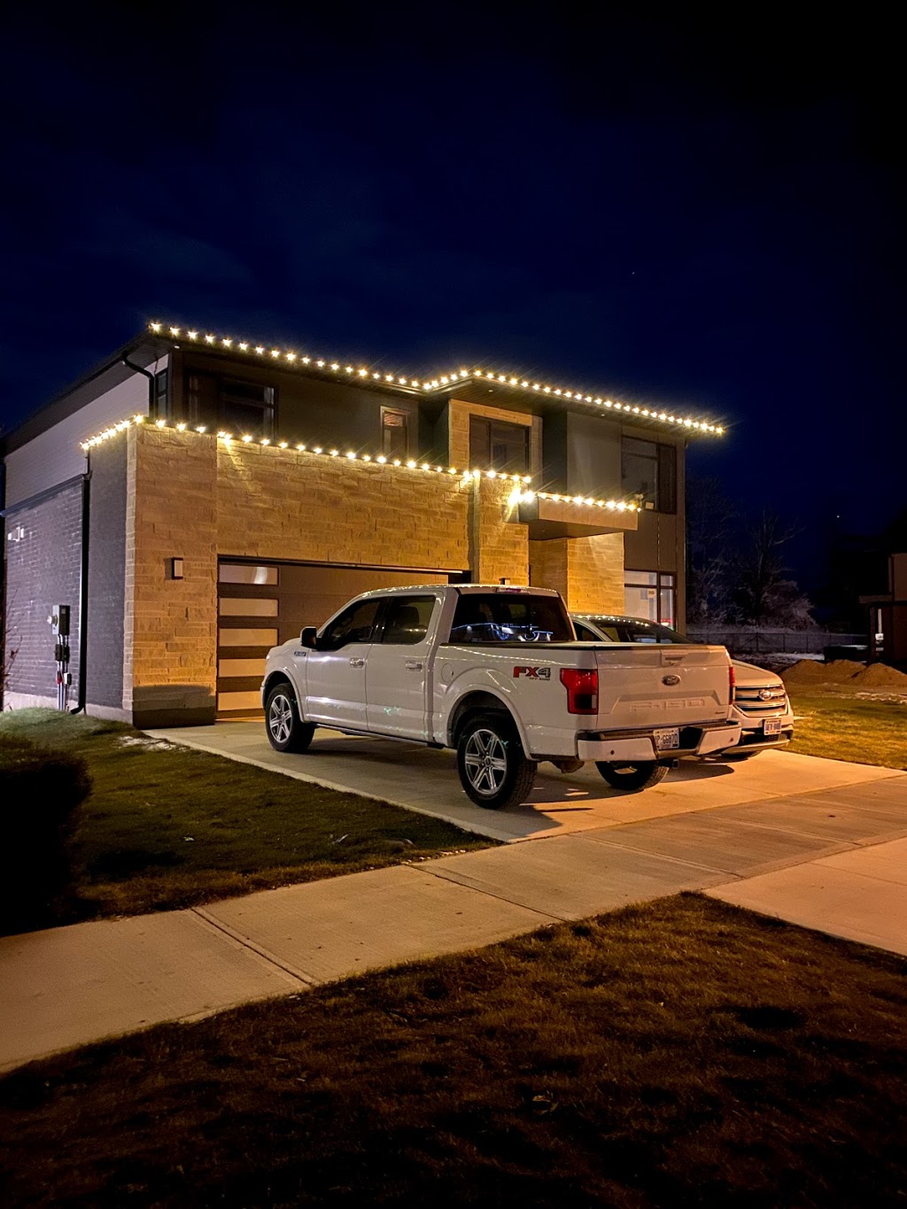 London Holiday Lights - Christmas Light Installer | 500 Springbank Dr #403, London, ON N6J 4G6, Canada | Phone: (519) 808-4818