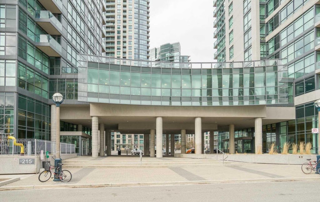 WaterParkCity Condos | 215, Fort York Blvd, Toronto, ON M5V 4A2, Canada | Phone: (647) 643-0937