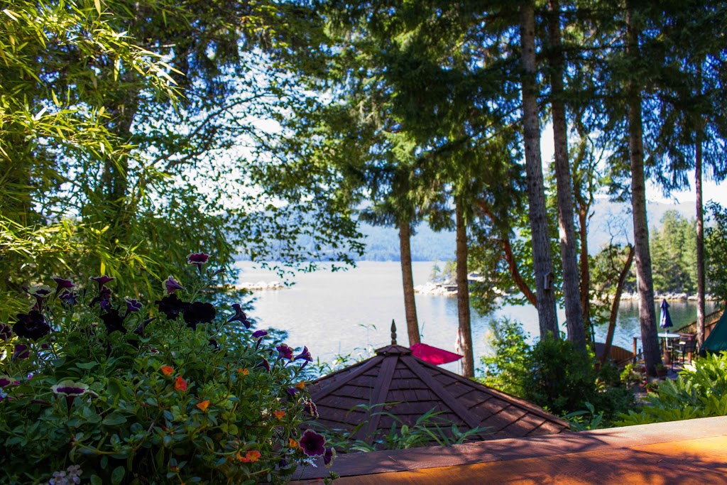 Tranquility Bay Waterfront Inn | 7651 Sechelt Inlet Rd, Sechelt, BC V0N 3A4, Canada | Phone: (855) 458-3004