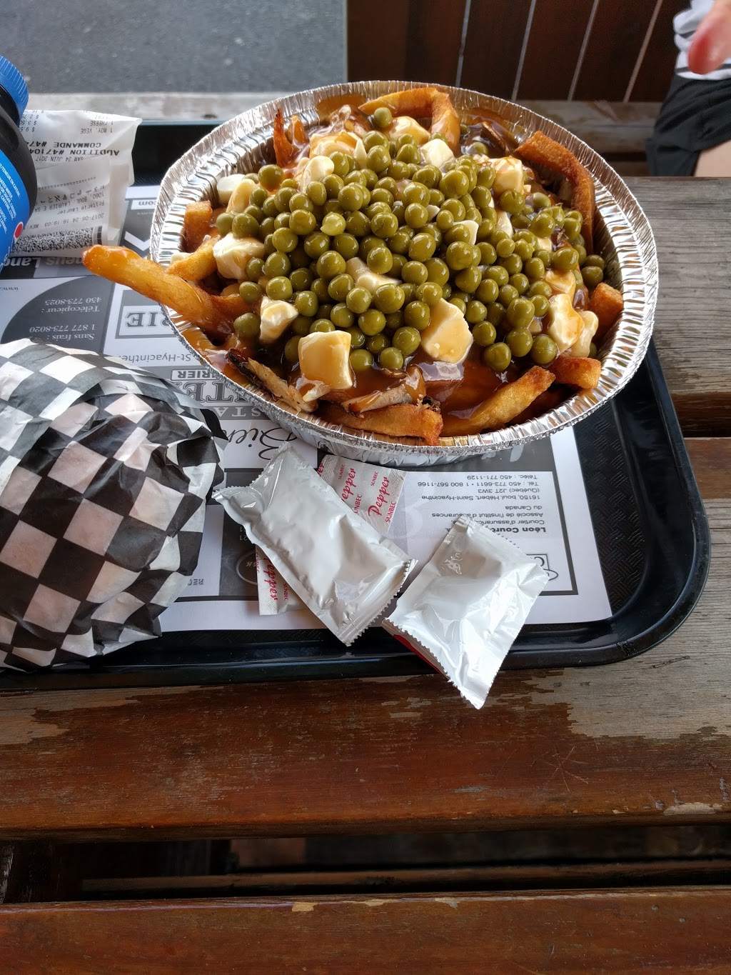 Le Laurier Restaurant/Crèmerie | 1350 Boulevard Laurier E, Saint-Hyacinthe, QC J2T 1K3, Canada | Phone: (450) 778-0411