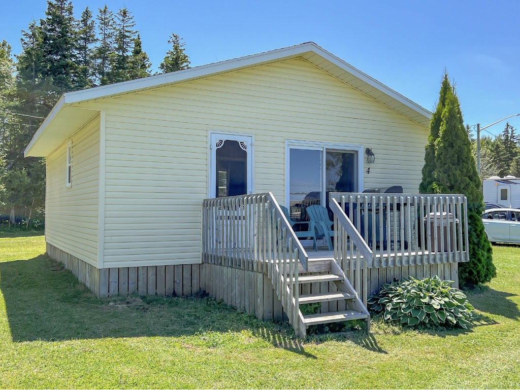 Baywatch Lighthouse and Cottages | 3805 Portage Rd, Brackley Beach, PE C1E 2W3, Canada | Phone: (902) 672-3478