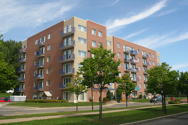 L Esterel | 10 Avenue Vermont, Pointe-Claire, QC H9R 6A6, Canada | Phone: (514) 694-1239