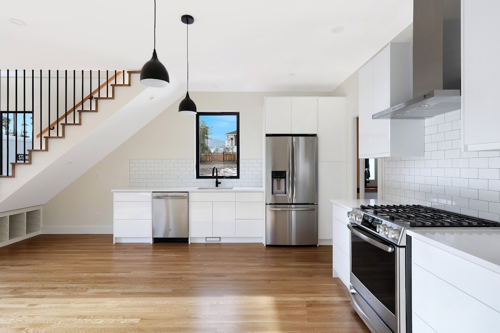 Avoyé Design | 2459 Cousins Ave #213A, Courtenay, BC V9N 3N6, Canada | Phone: (250) 871-0316