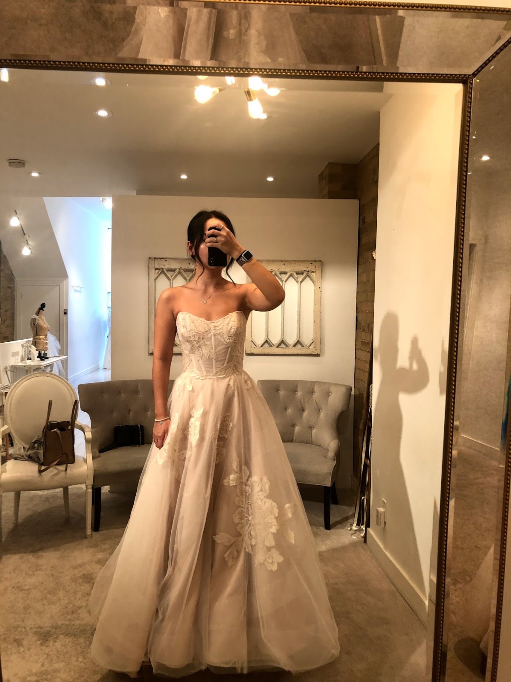 Sash & Bustle | 779 Queen St E, Toronto, ON M4M 1H5, Canada | Phone: (647) 340-5850