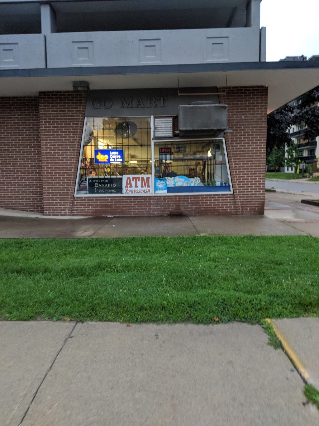 Go Mart | 31 Helene St N, Mississauga, ON L5G 3B6, Canada | Phone: (905) 278-6613