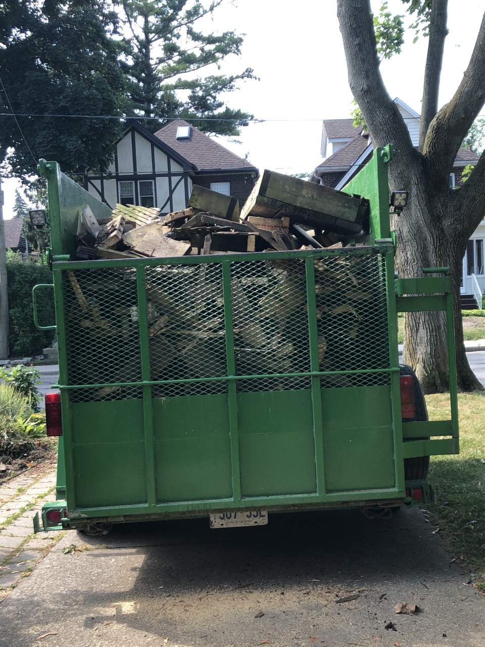 Happy Hauling Junk Removal | 4163 Merritt Rd, Beamsville, ON L0R 1B1, Canada | Phone: (905) 941-4285