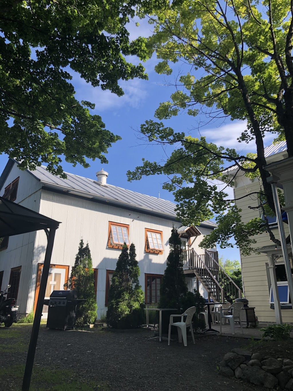 Auberge Internationale de Rivière-du-Loup | 46 Rue de lHôtel de Ville, Rivière-du-Loup, QC G5R 1L5, Canada | Phone: (418) 862-7566