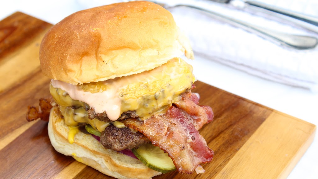 The North Star Drive-In | 531 McGregor St, Winnipeg, MB R2W 4Y3, Canada | Phone: (204) 589-4003
