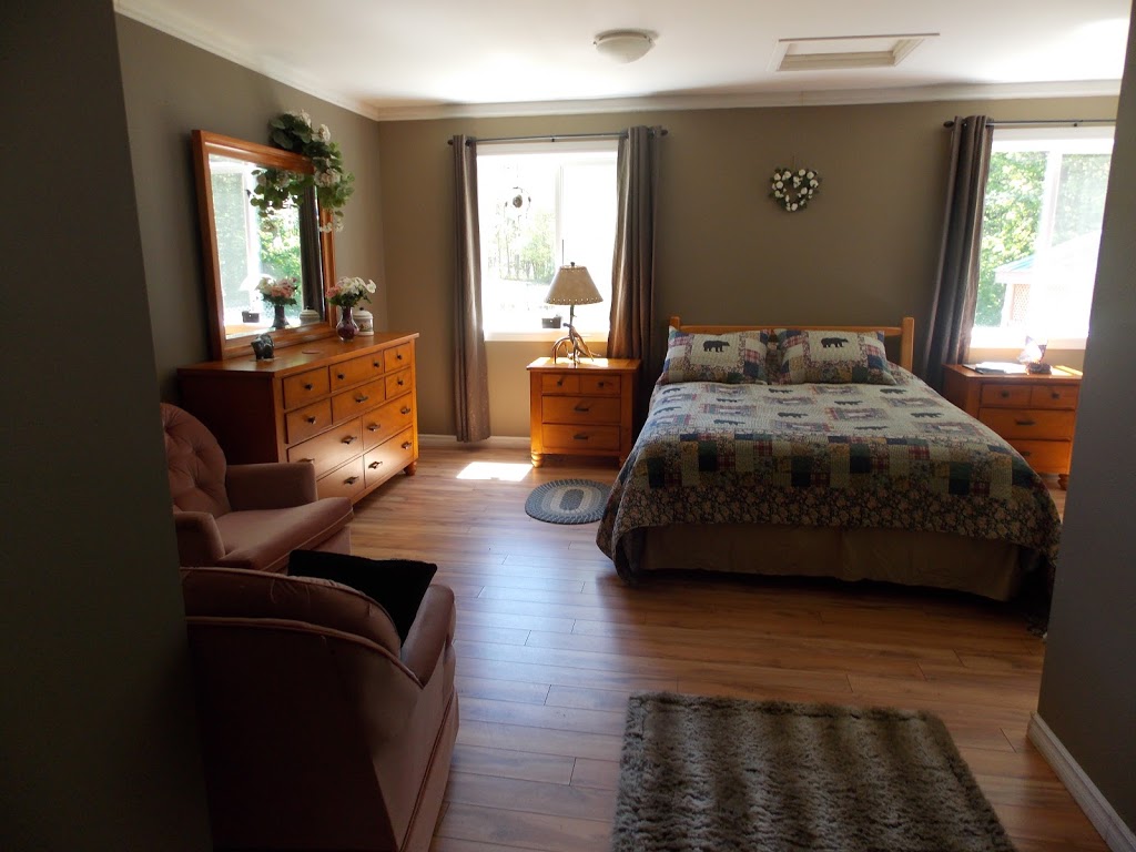 Bear & Butterfly Bed and Breakfast | 755 Jones Rd, Gravenhurst, ON P1P 1R1, Canada | Phone: (705) 394-4981