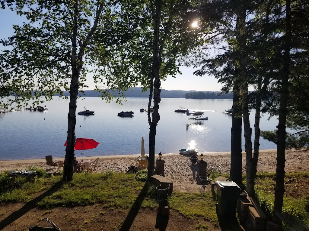 Les Chalets Du Manoir | 938 Chem. du Tour du Lac, Chénéville, QC J0V 1E0, Canada | Phone: (819) 428-3000