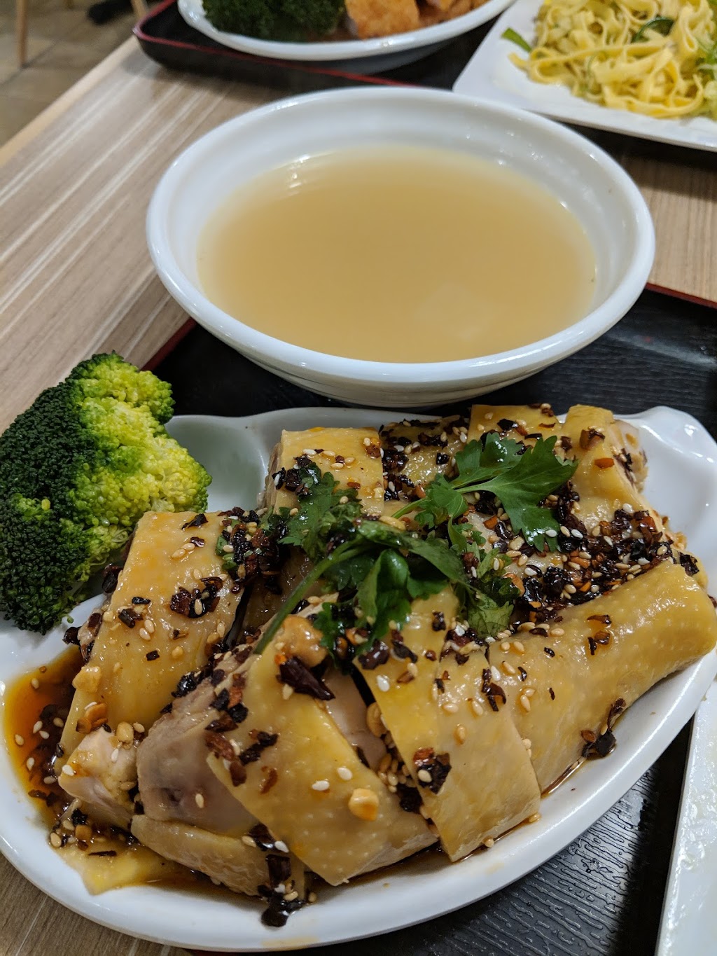 Moms Recipe Chicken | 888 Dundas St E Unit D2-B, Mississauga, ON L4Y 4G6, Canada | Phone: (905) 232-6666
