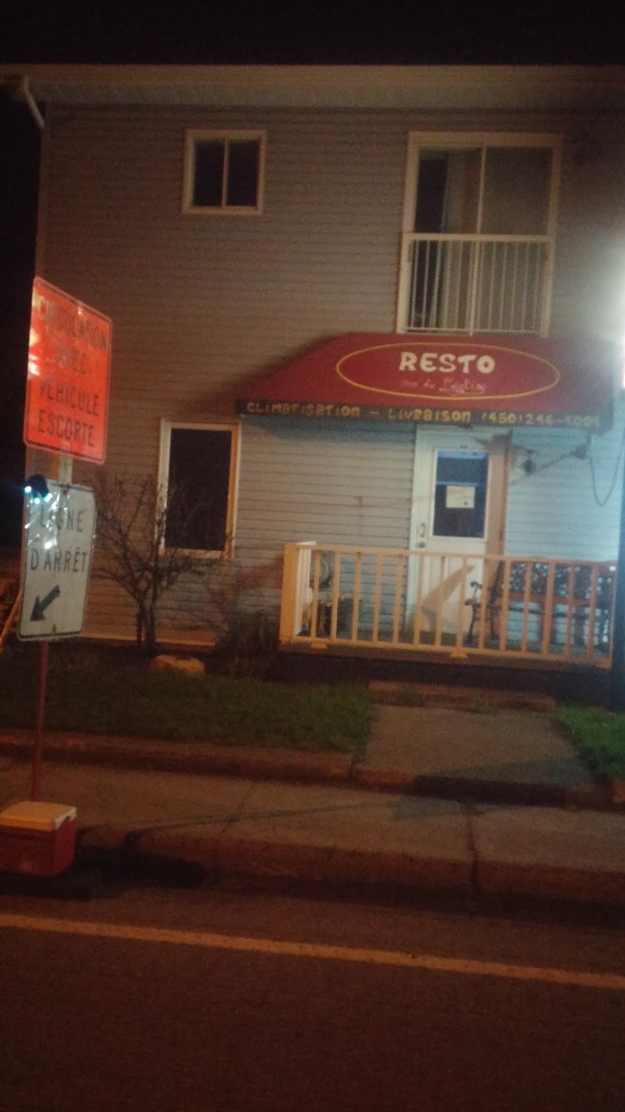 Resto rue de LÉglise | 22 Rue de lÉglise S, Lacolle, QC J0J 1J0, Canada | Phone: (450) 246-4004