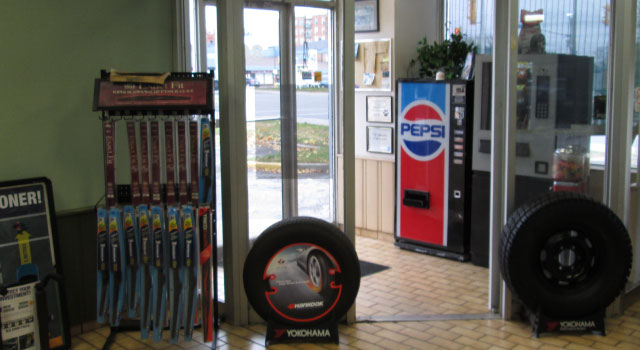 Halleys Service Centre Ltd - Car Repair Ottawa | 865 Montreal Rd, Ottawa, ON K1K 0S9, Canada | Phone: (613) 749-9649